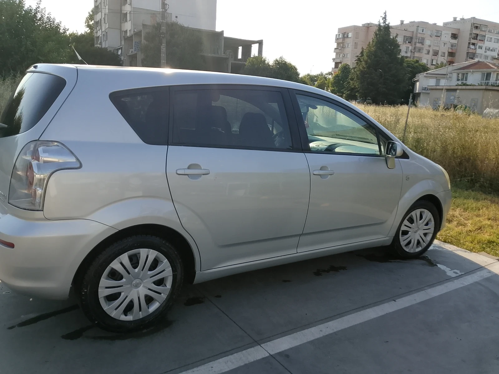 Toyota Corolla verso Dkat 2, 2 - изображение 4
