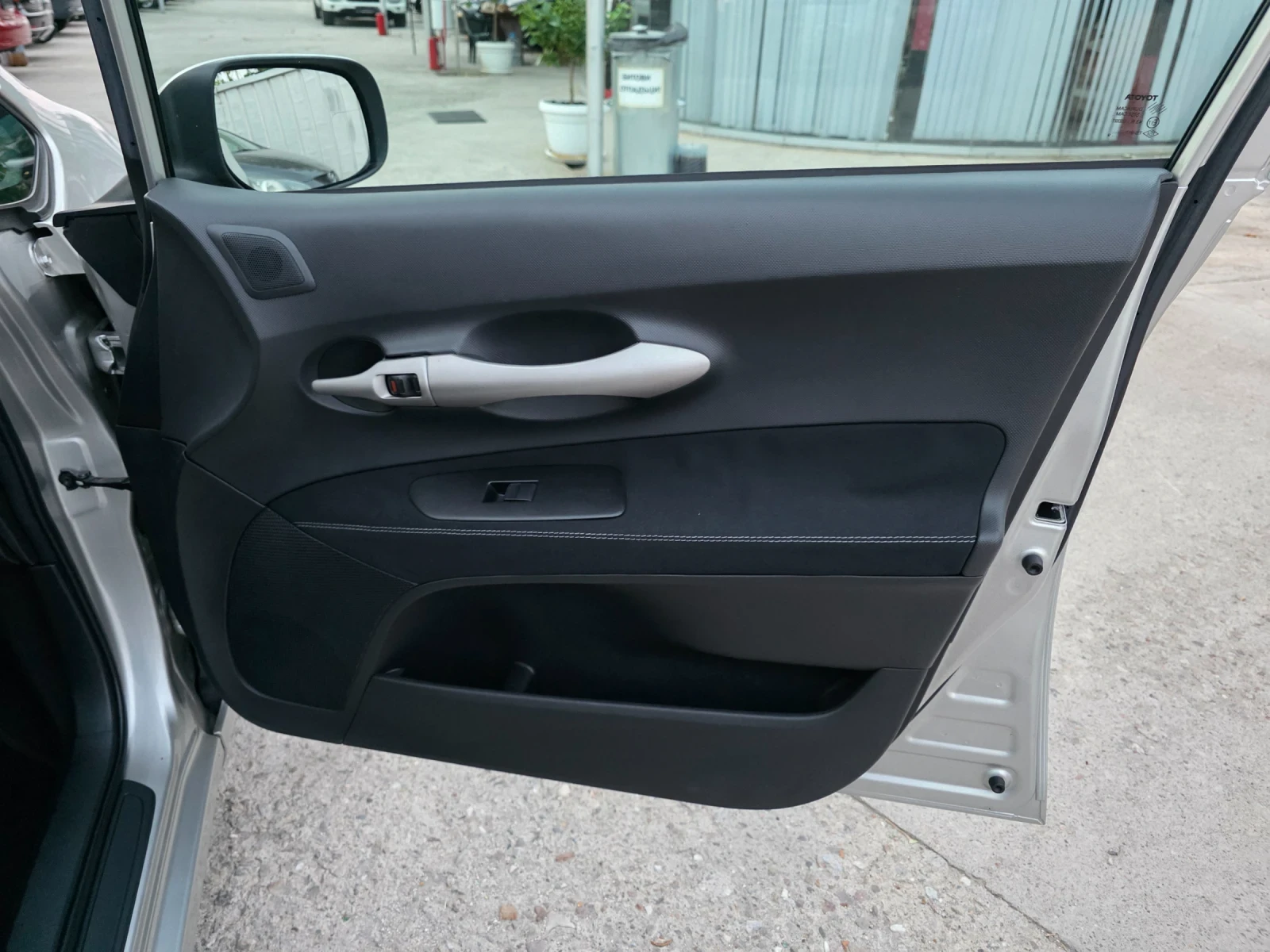 Toyota Auris 1.6 VVTI Автоматик Навигация - изображение 7