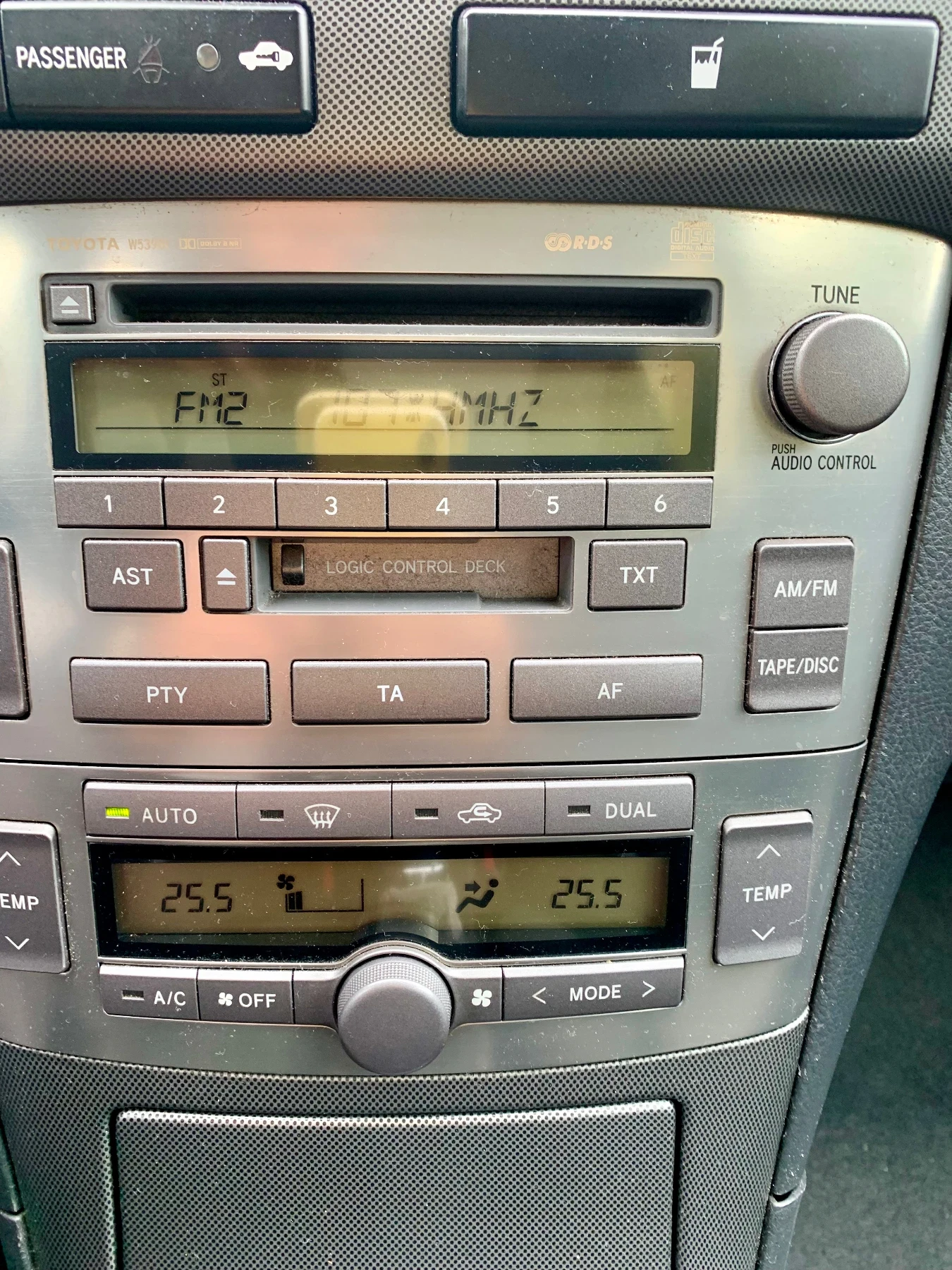 Toyota Avensis 2.0 D4D - изображение 9
