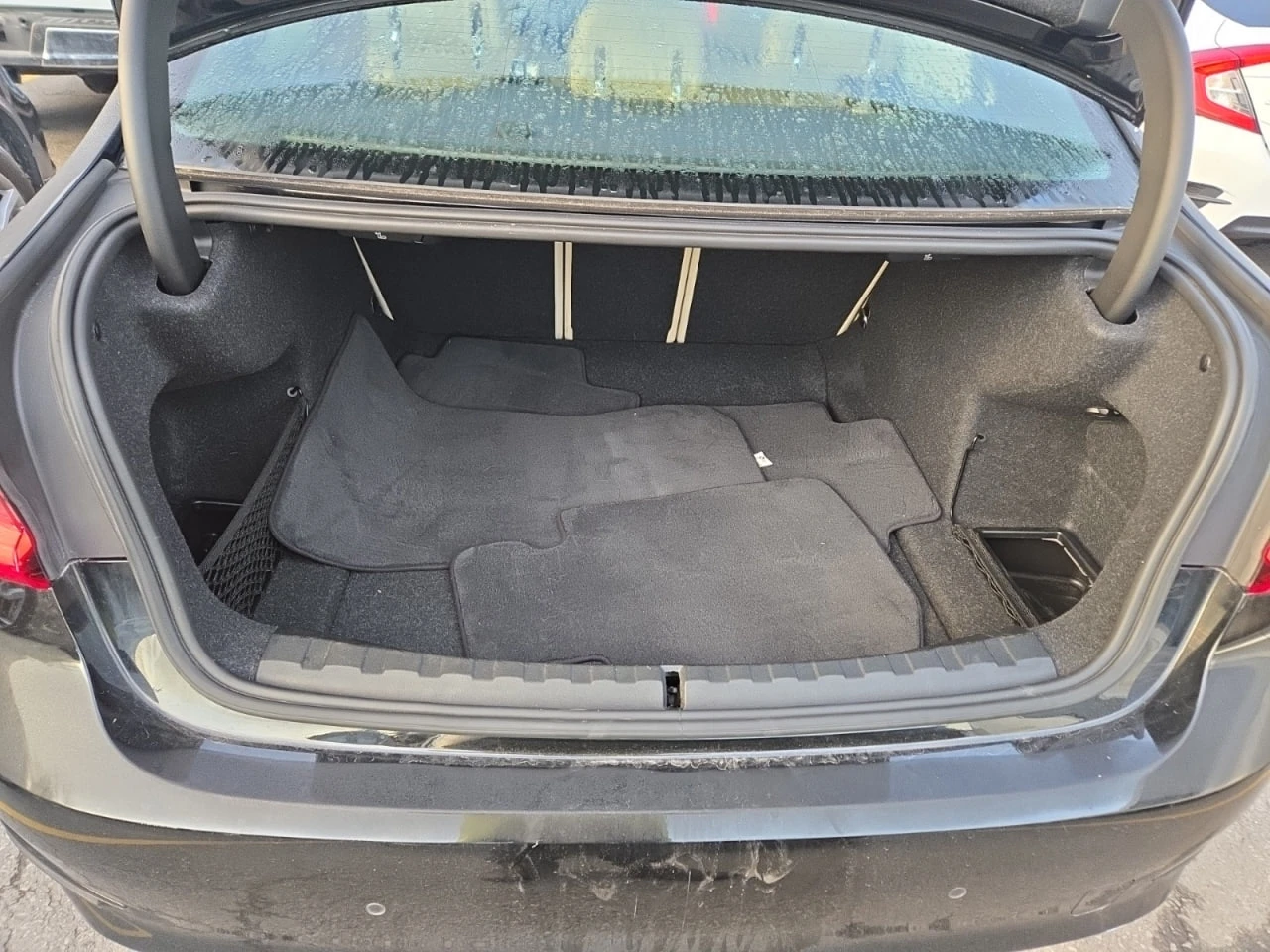 BMW 330 *  *    *   *  | Mobile.bg   14