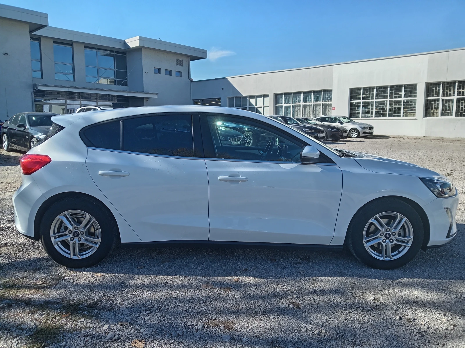 Ford Focus 1.0T Гаранционна - изображение 6