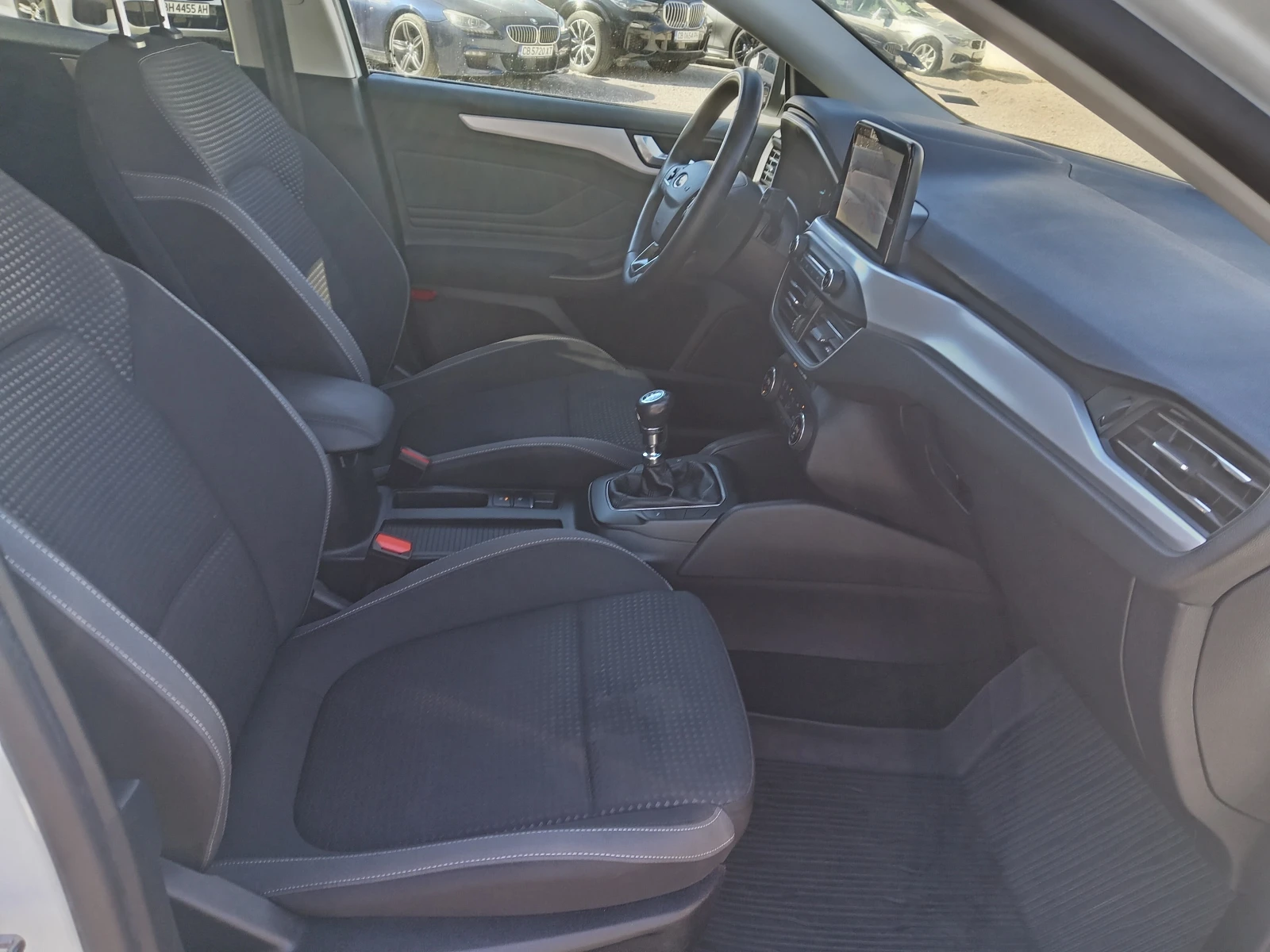 Ford Focus 1.0T Гаранционна - изображение 8