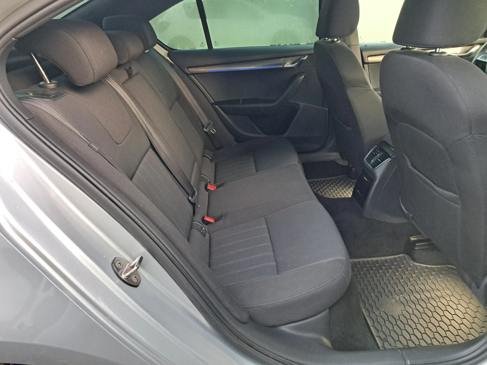 Skoda Octavia 2.0TDI* DSG* �����* NAVI* LED* ������* ��������    | Mobile.bg � ����������� 8