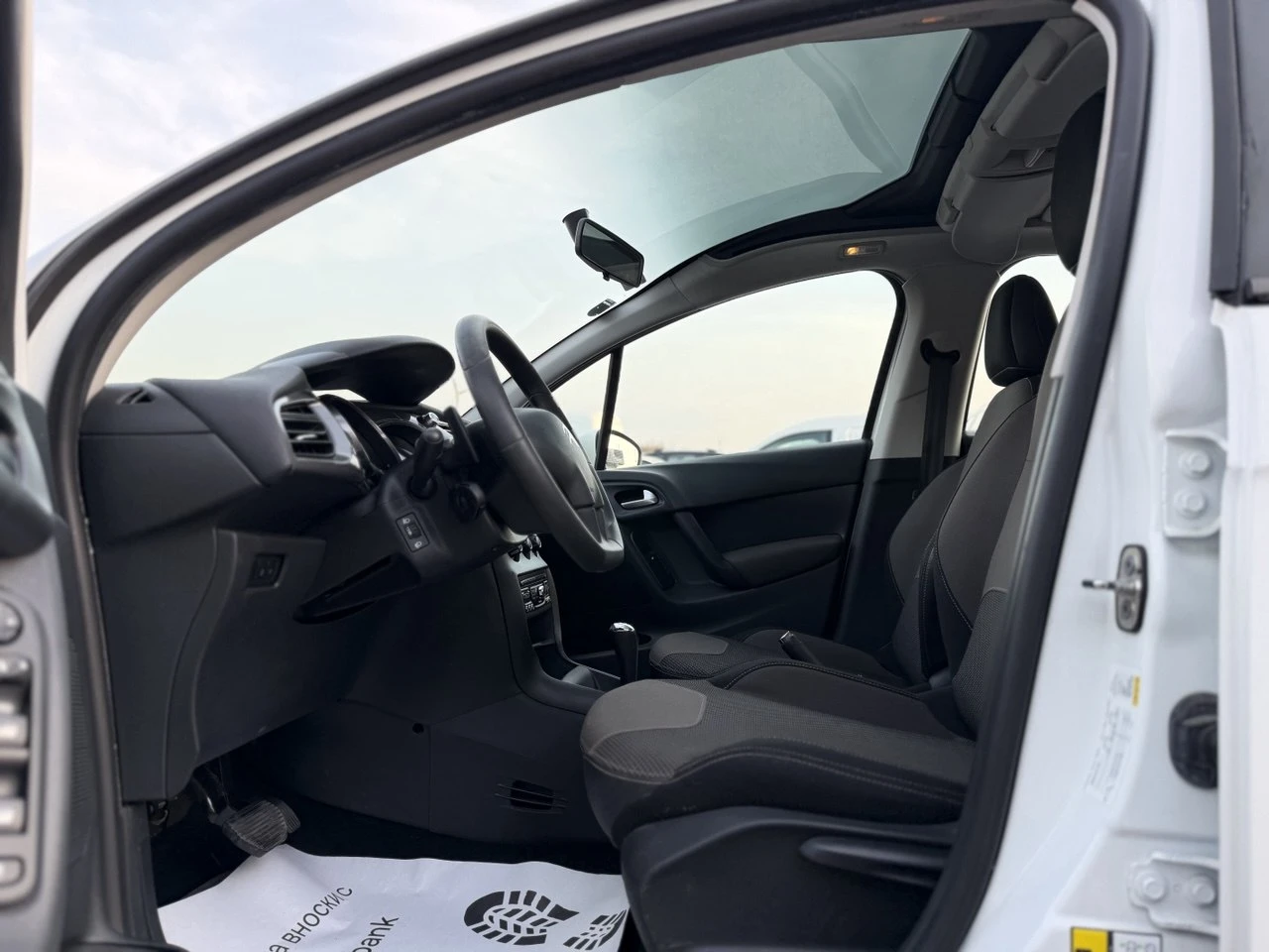 Citroen C3 1.2i AUTOMATIC NAVI, снимка 9 - Автомобили и джипове - 53713283