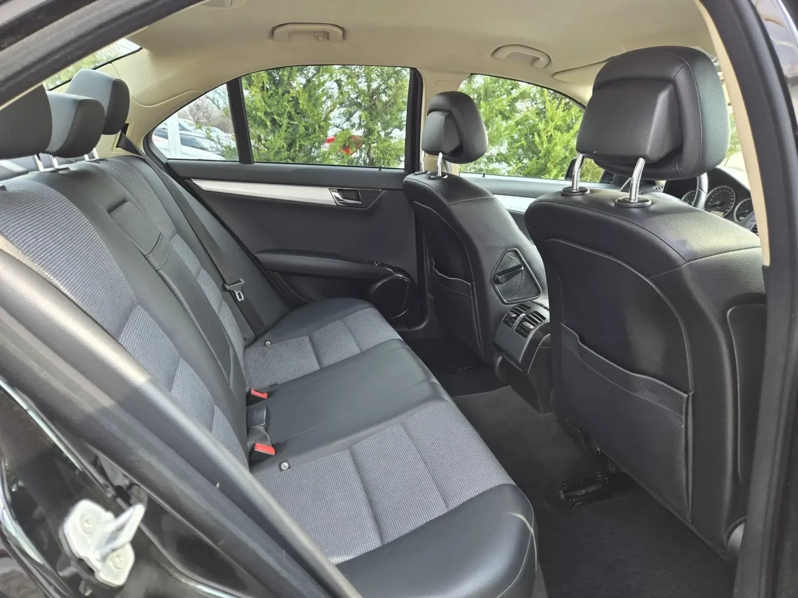 Mercedes-Benz C 200 2.2CDI-136кс= 6ск= ПОДГРЕВ= ПАРКТРОНИК= АВТОПИЛОТ, снимка 14 - Автомобили и джипове - 53738408