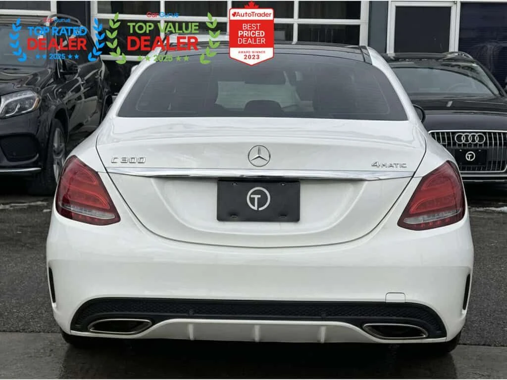 Mercedes-Benz 300 AMG PKG | PANO | NAVI | CARFAX , снимка 7 - Автомобили и джипове - 53976031