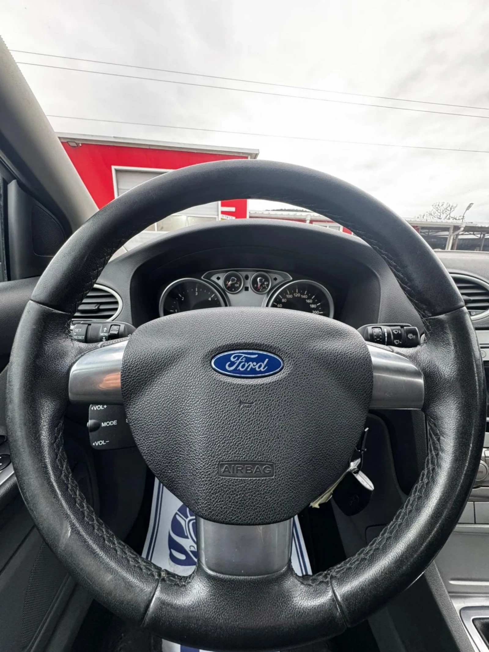 Ford Focus 1.6TDCi, АВТОПИЛОТ, КЛИМАТРОНИК, ТЕГЛИЧ, FULL , снимка 13 - Автомобили и джипове - 54155248