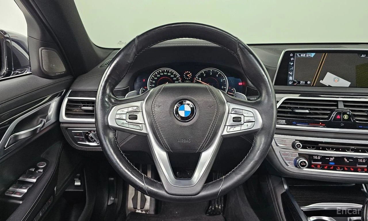 BMW 740 M* SPORT* XDRIVE* ХЕДЪП* ОБДУХВАНЕ* МАСАЖ* ДИСТРОН, снимка 7 - Автомобили и джипове - 54415516
