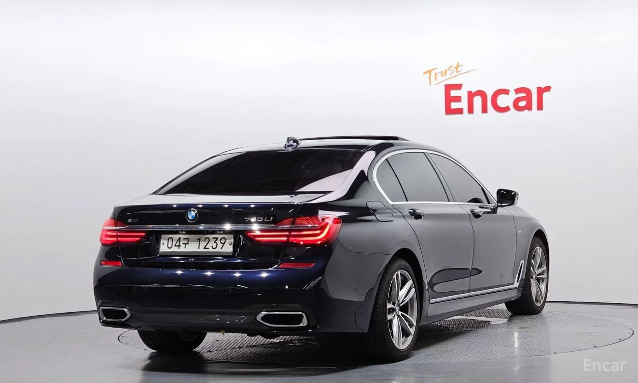 BMW 740 M* SPORT* XDRIVE* ХЕДЪП* ОБДУХВАНЕ* МАСАЖ* ДИСТРОН, снимка 2 - Автомобили и джипове - 54415516