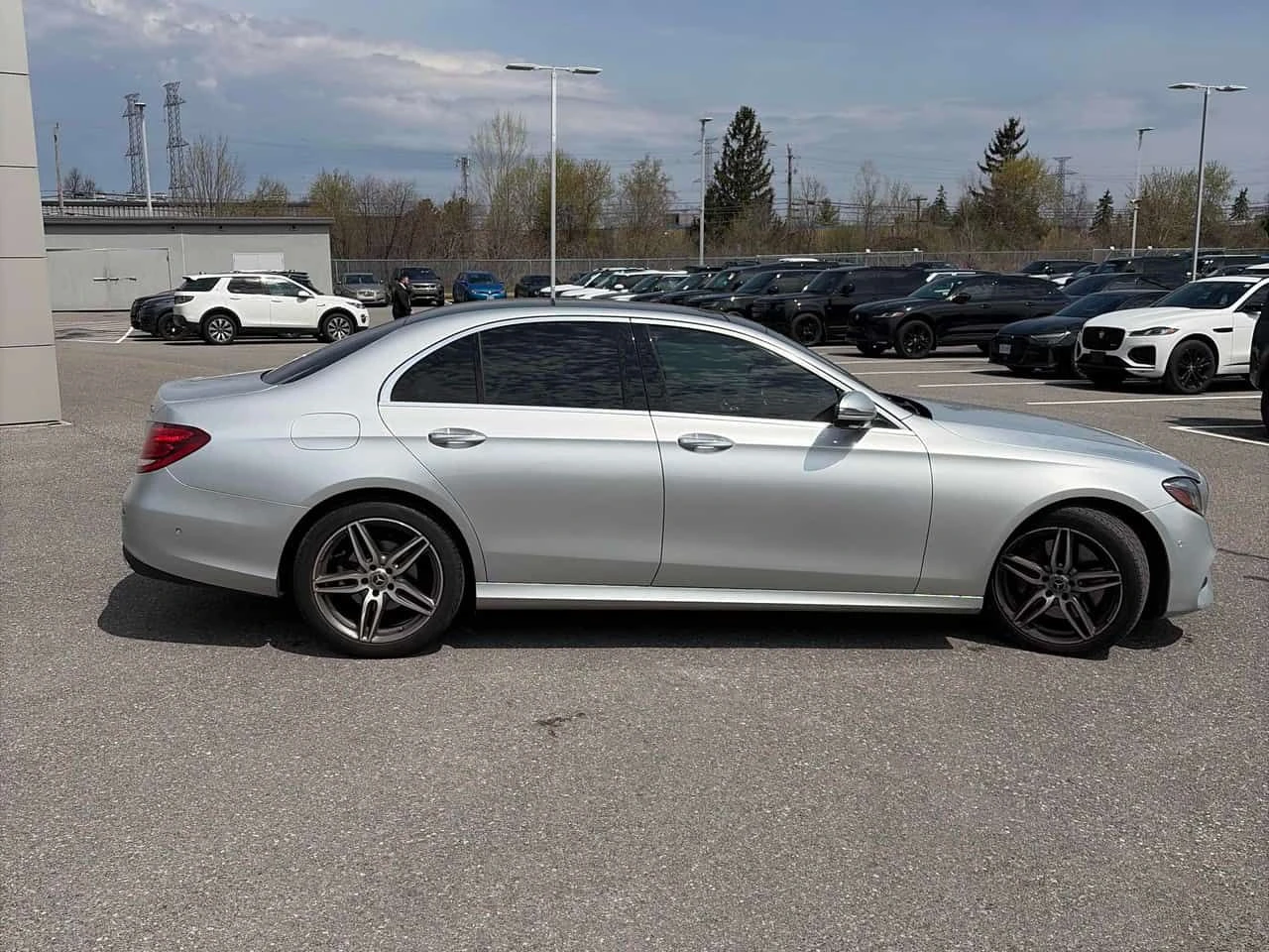 Mercedes-Benz E 300 CARFAX, снимка 3 - Автомобили и джипове - 54455558