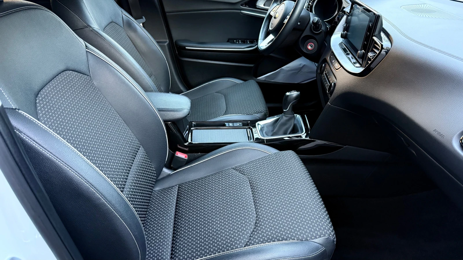 Kia XCeed 1.0 TGDI LPG BRC, снимка 11 - Автомобили и джипове - 54598536