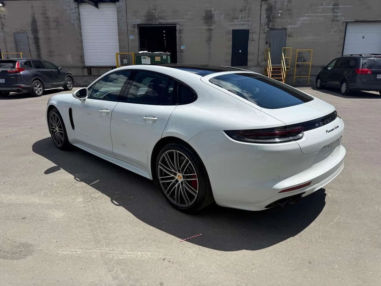 Porsche Panamera Turbo/ОБДУХВАНЕ/ПАНОРАМА/ДИСТРОНИК/360 КАМЕРИ, снимка 12 - Автомобили и джипове - 54796227
