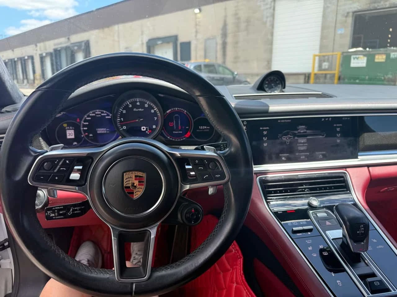 Porsche Panamera Turbo/ОБДУХВАНЕ/ПАНОРАМА/ДИСТРОНИК/360 КАМЕРИ, снимка 16 - Автомобили и джипове - 54796227