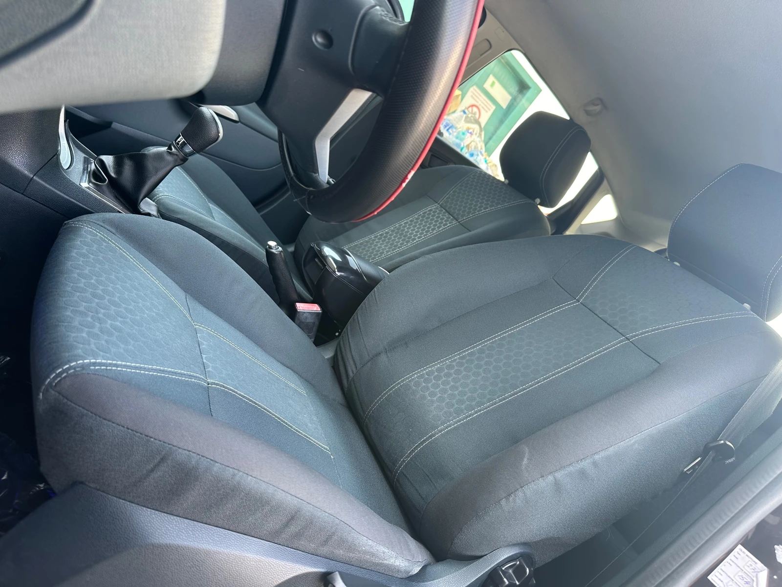 Ford Fiesta 1.4 I GPL, снимка 11 - Автомобили и джипове - 54857644
