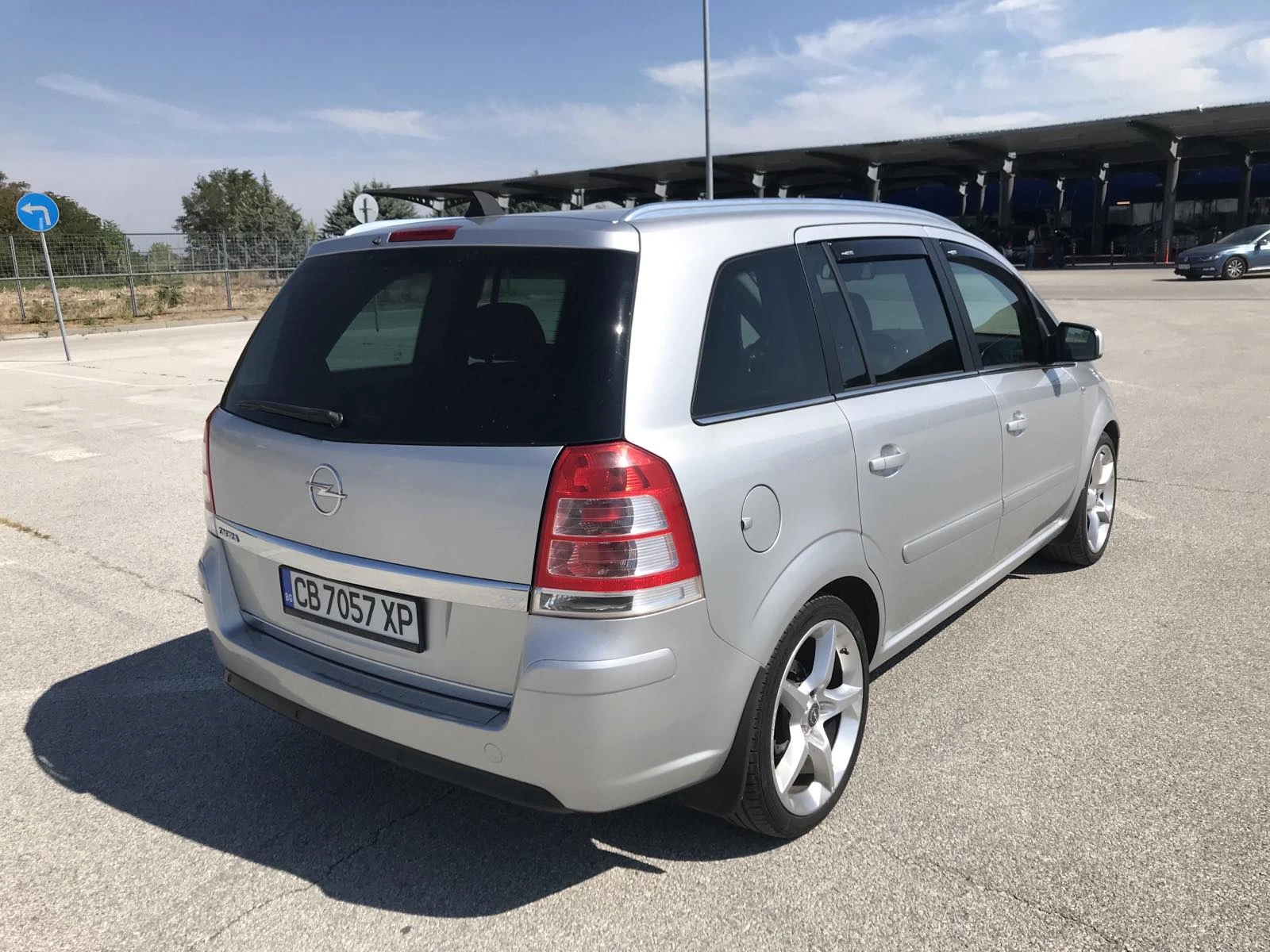 Opel Zafira, снимка 4 - Автомобили и джипове - 56144196