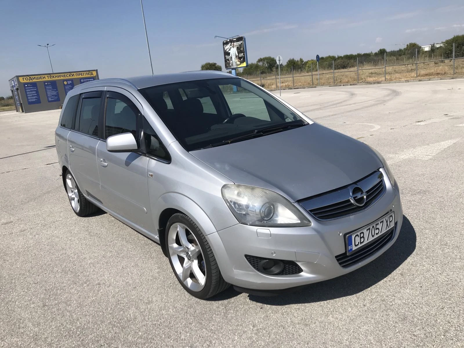 Opel Zafira, снимка 2 - Автомобили и джипове - 56144196