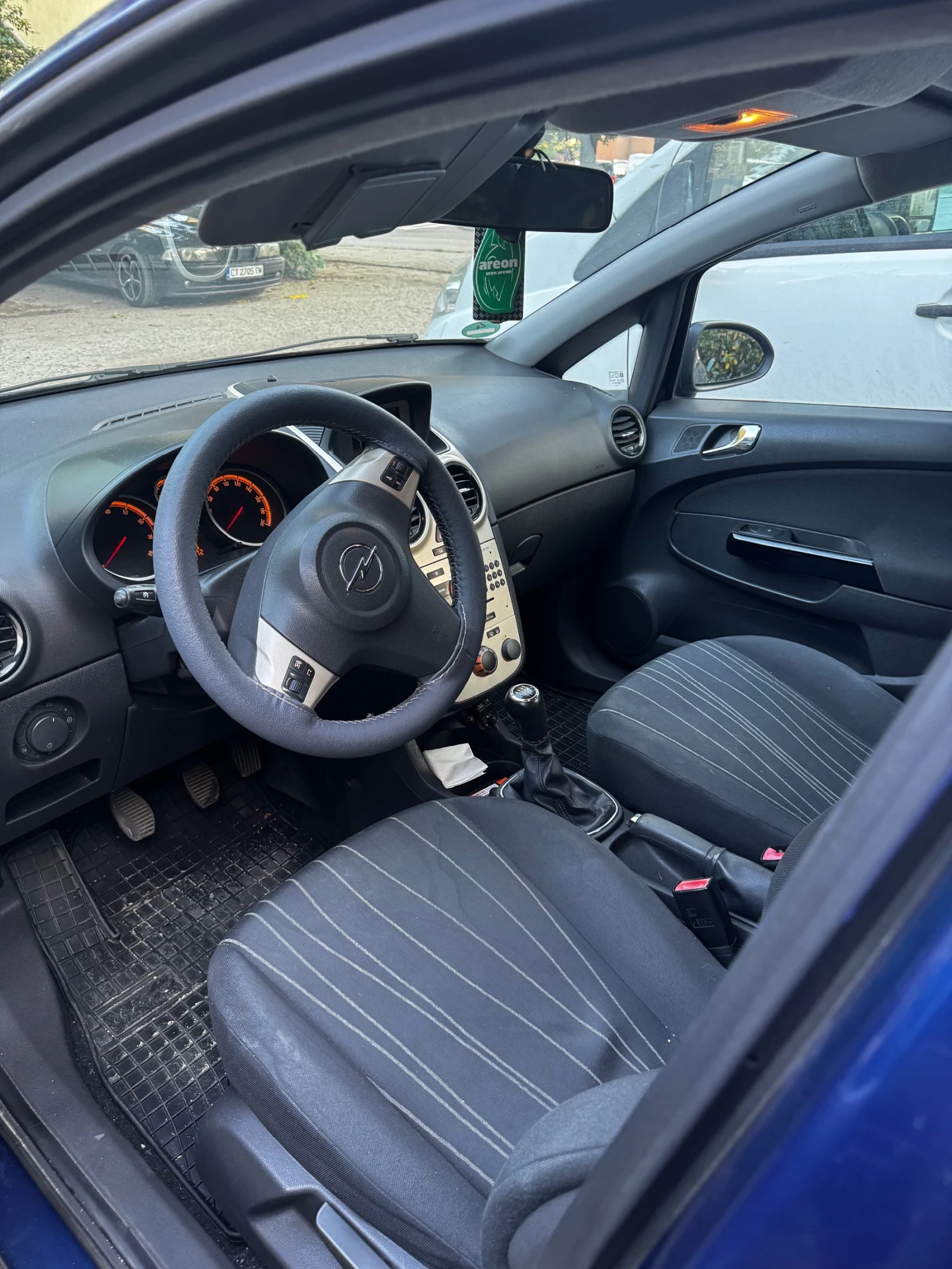 Opel Corsa, снимка 8 - Автомобили и джипове - 56563336
