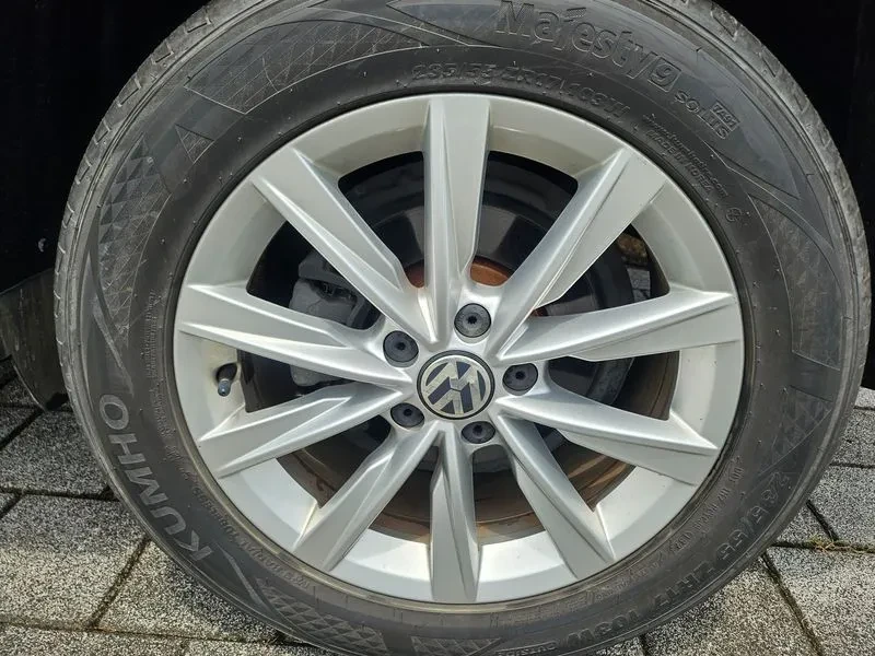 VW Tiguan 2.0 Tdi Comfort 5N, снимка 5 - Автомобили и джипове - 56112778