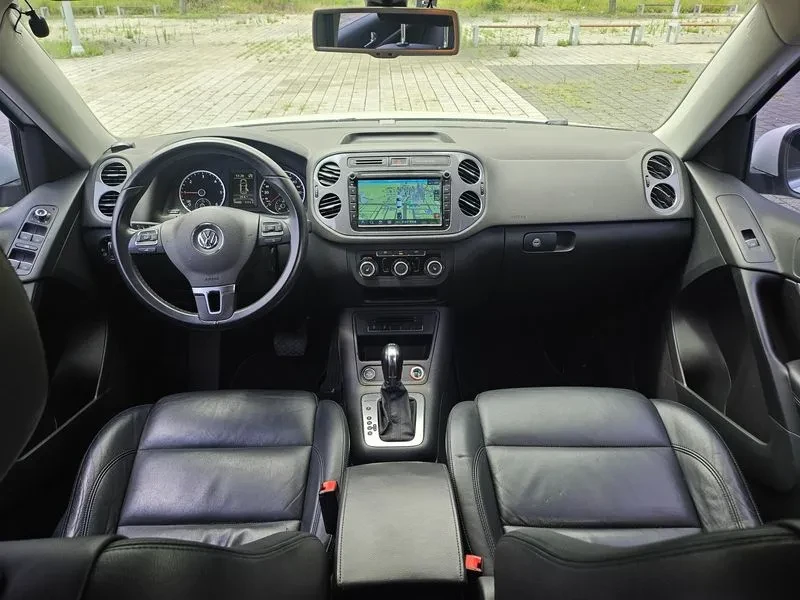 VW Tiguan 2.0 Tdi Comfort 5N, снимка 16 - Автомобили и джипове - 56112778