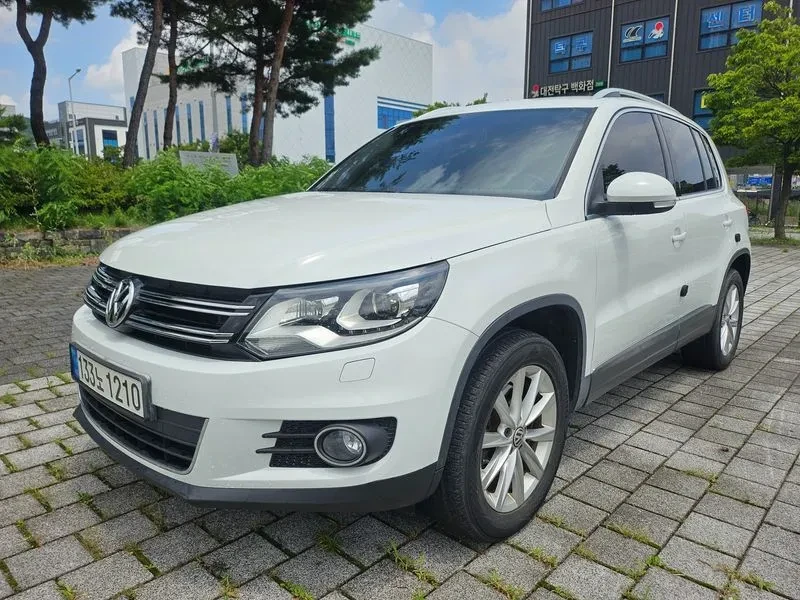 VW Tiguan 2.0 Tdi Comfort 5N, снимка 3 - Автомобили и джипове - 56112778