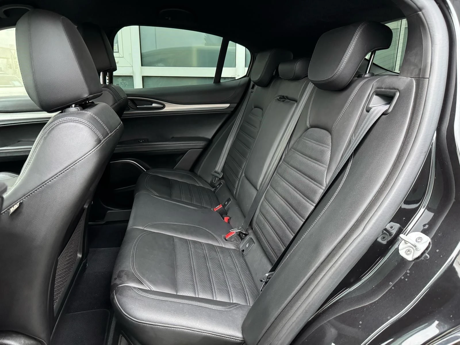 Alfa Romeo Stelvio 2.0/280HP/TURBO/16V/VELOCE/AT8-Q4/CAM/AMBI/274v | Mobile.bg   12