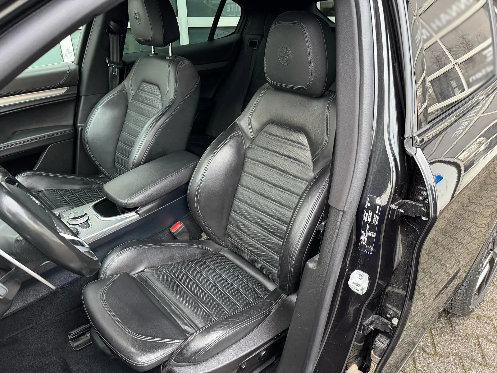 Alfa Romeo Stelvio 2.0/280HP/TURBO/16V/VELOCE/AT8-Q4/CAM/AMBI/274v - изображение 9