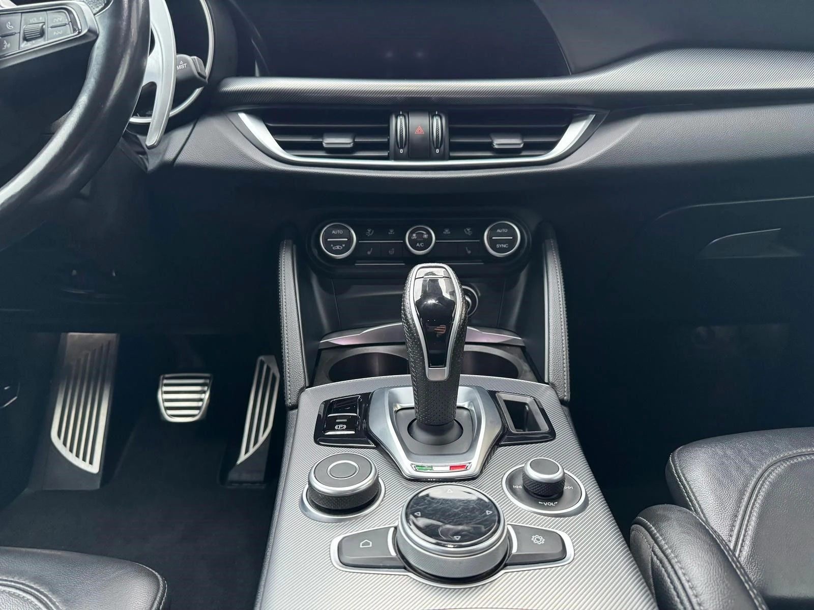 Alfa Romeo Stelvio 2.0/280HP/TURBO/16V/VELOCE/AT8-Q4/CAM/AMBI/274v | Mobile.bg   13