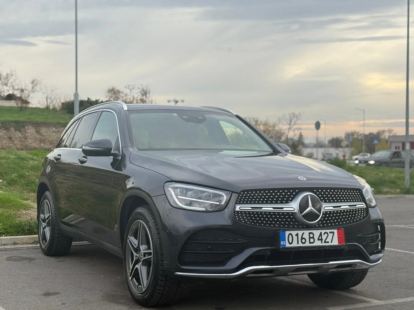 Mercedes-Benz GLC 220 AMG//DISTR/360/KEYLESS-GO/DISTR/ - изображение 4