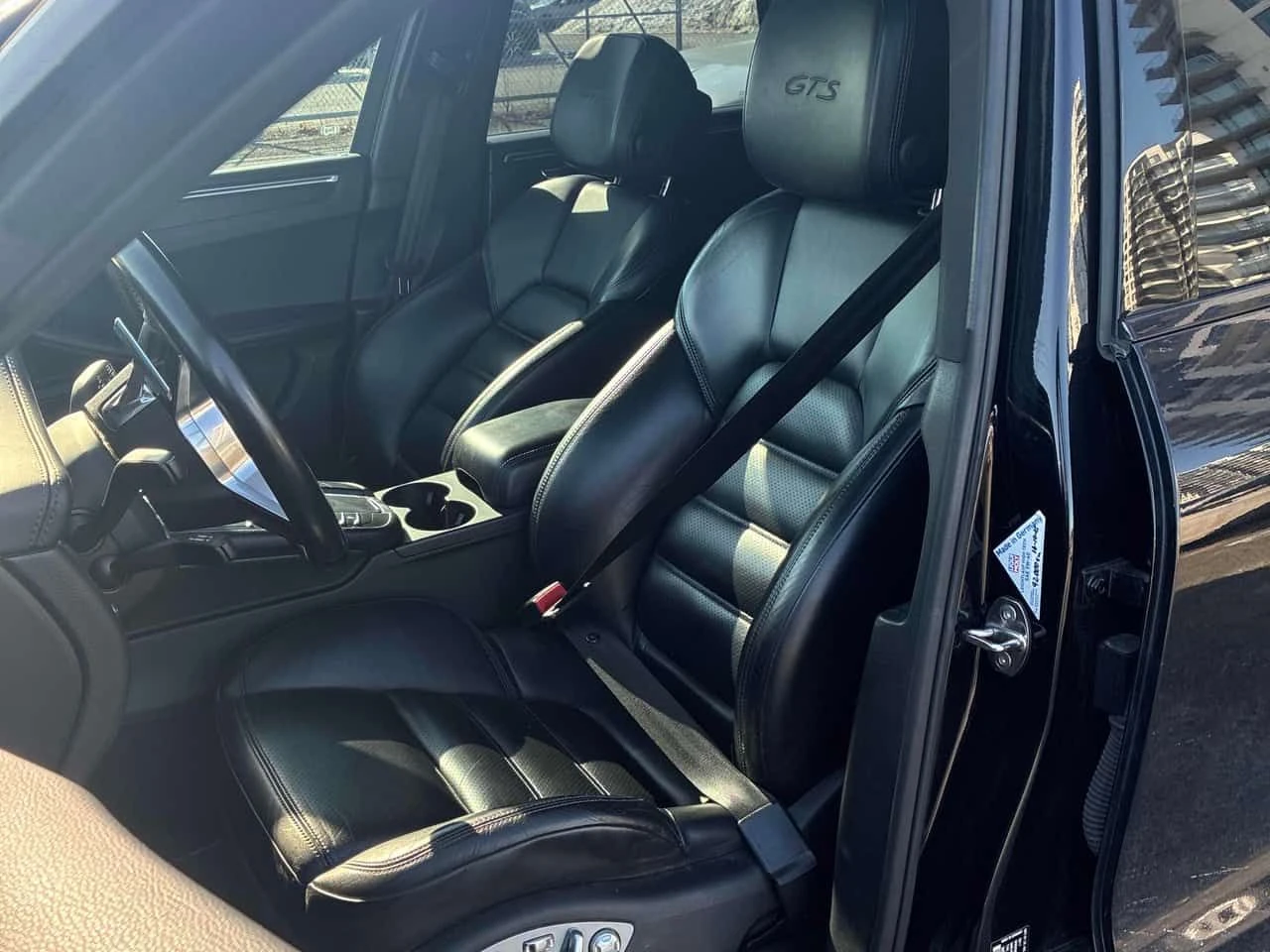 Porsche Macan * GTS * ПОДГРЕВ * ПАНОРАМА * КЛИП НА МОТОРА, снимка 12 - Автомобили и джипове - 53820178