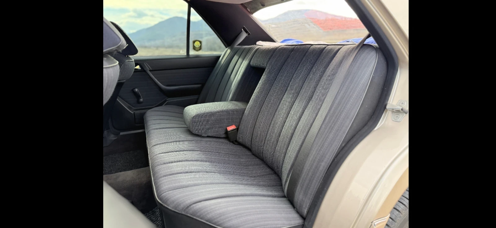 Mercedes-Benz 250 W124 2.5 1986 , снимка 9 - Автомобили и джипове - 54000424