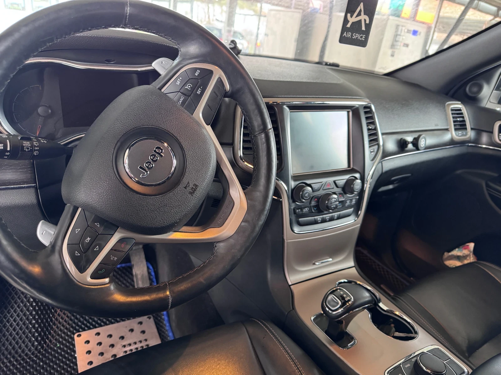 Jeep Grand cherokee, снимка 12 - Автомобили и джипове - 54083685