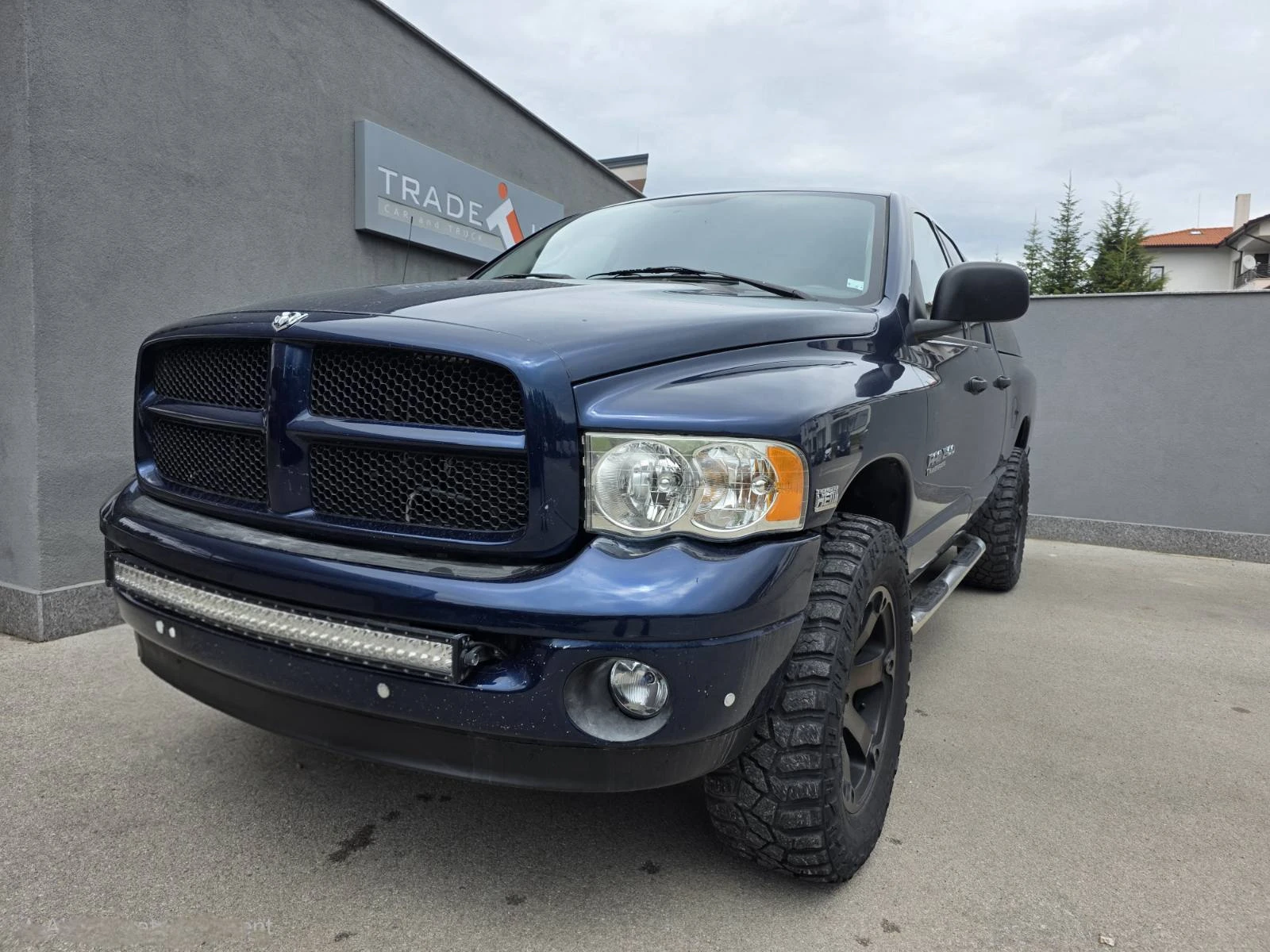 Dodge RAM 1500 5.7L V8 HEMI SLT THUNDER ROAD