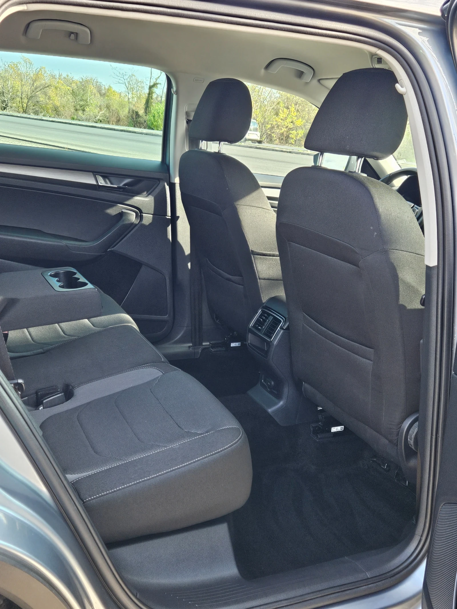 Skoda Kodiaq 2.0TDI* DSG* NAVI, снимка 12 - Автомобили и джипове - 54876849