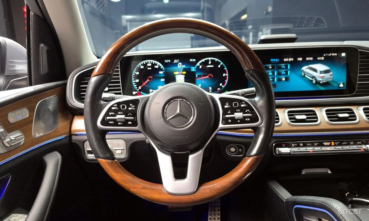Mercedes-Benz GLS 400 AMG* LINE* BURMESTER* ОБДУХВАНЕ* ДИСТРОНИК* МАСАЖ*, снимка 8 - Автомобили и джипове - 55727690