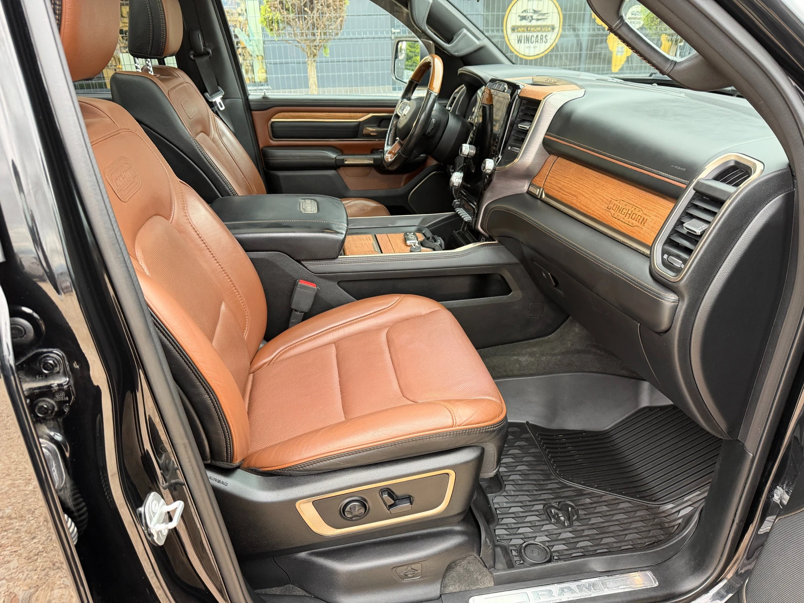 Dodge RAM 1500 5.7 HEMI* LARAMIE-LongHorn* , Full, снимка 16 - Автомобили и джипове - 56238556