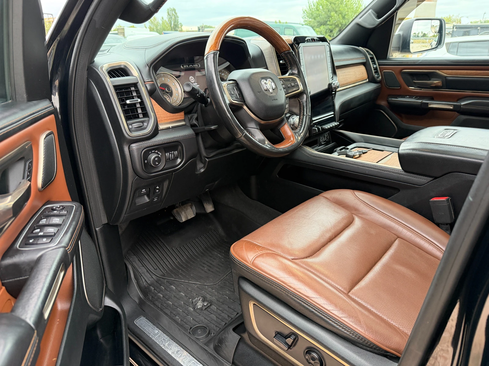Dodge RAM 1500 5.7 HEMI* LARAMIE-LongHorn* , Full, снимка 4 - Автомобили и джипове - 56238556