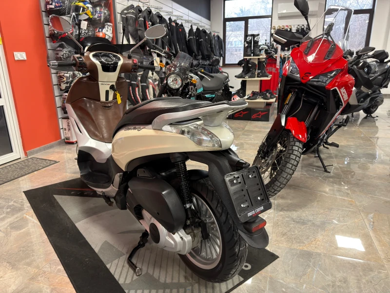 Piaggio Beverly 300i, снимка 5 - Мотоциклети и мототехника - 53190268