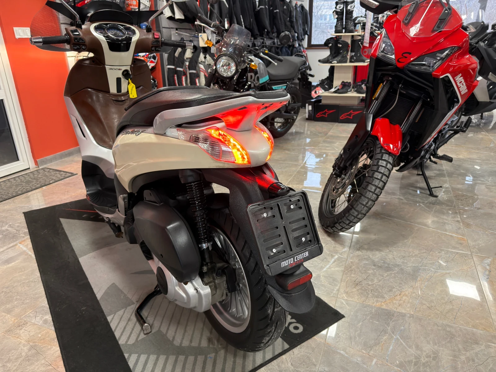 Piaggio Beverly 300i | Mobile.bg � ����������� 13