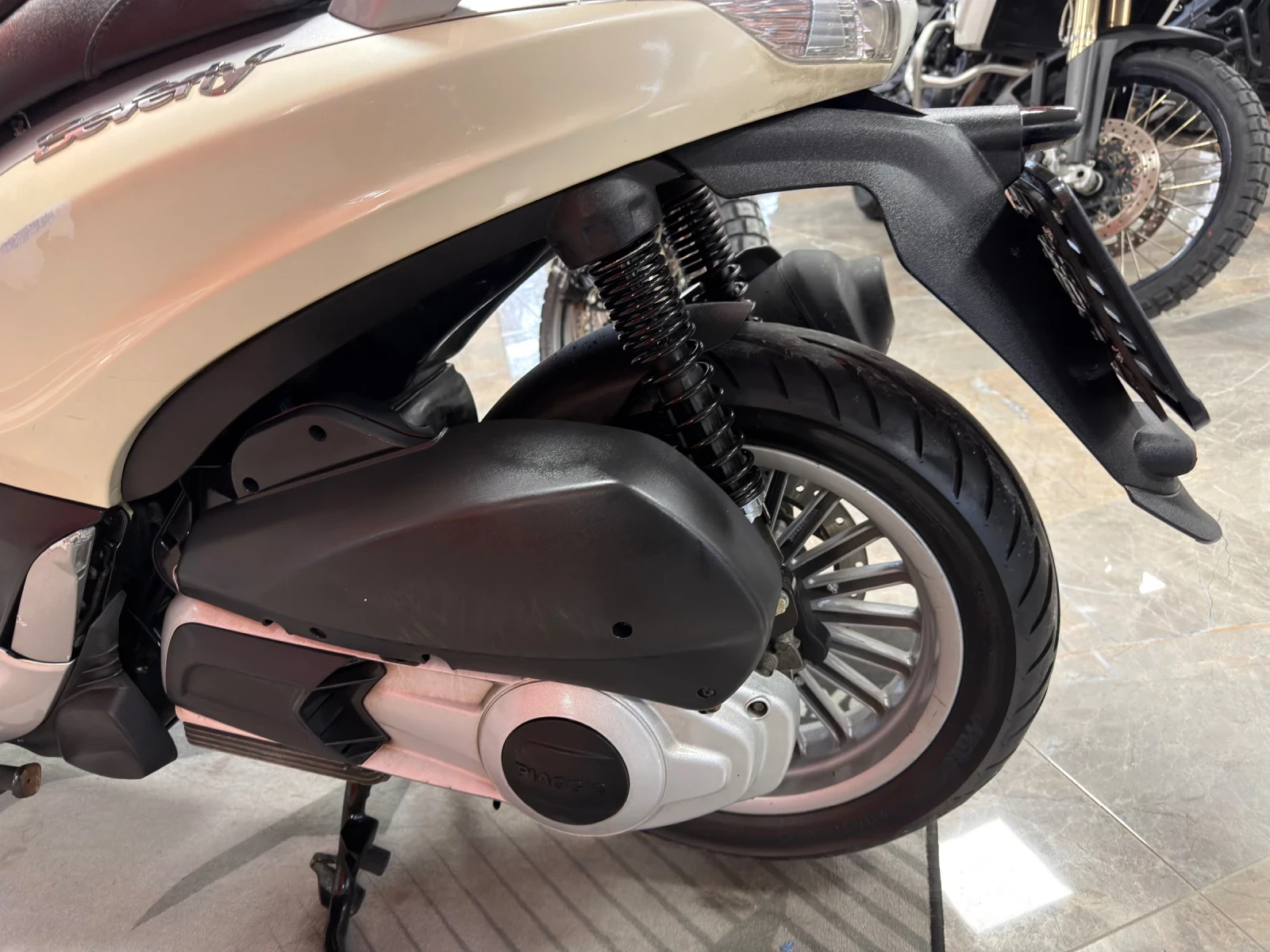 Piaggio Beverly 300i - изображение 6