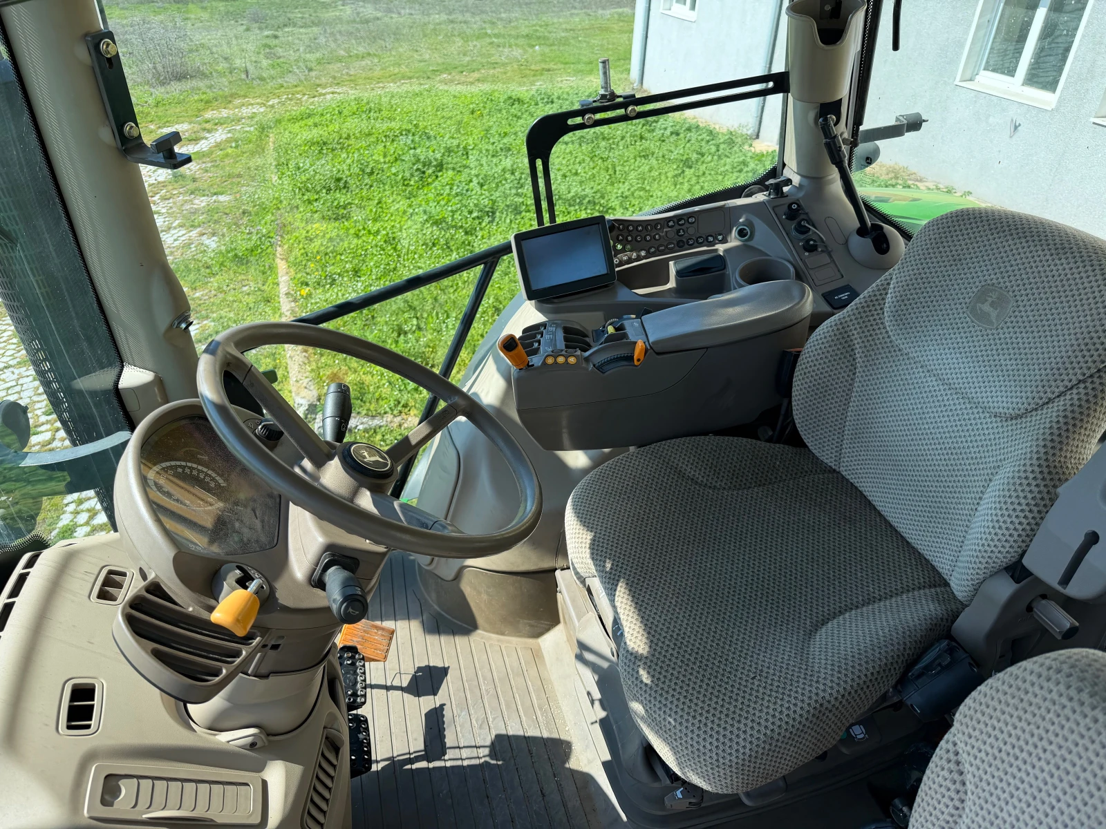 Трактор John Deere 6210R НАВИГАЦИЯ ЛИЗИНГ, снимка 12 - Селскостопанска техника - 53020635