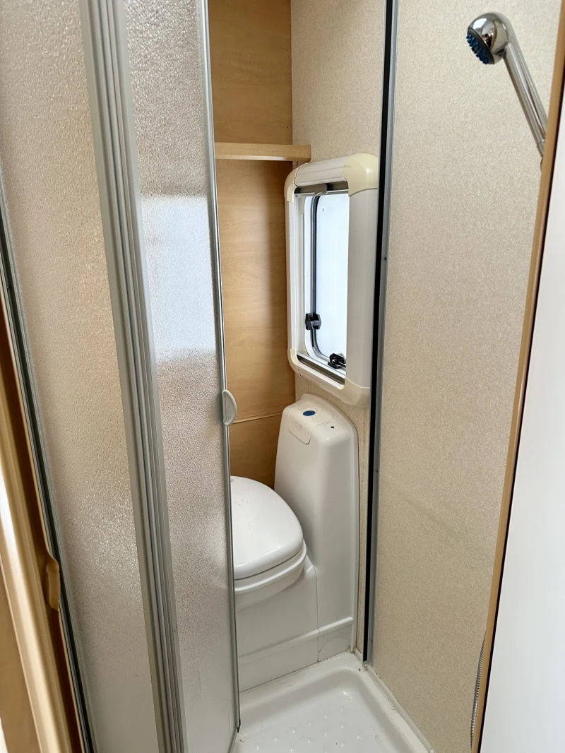 Каравана Bailey Senator, снимка 16 - Каравани и кемпери - 52932947