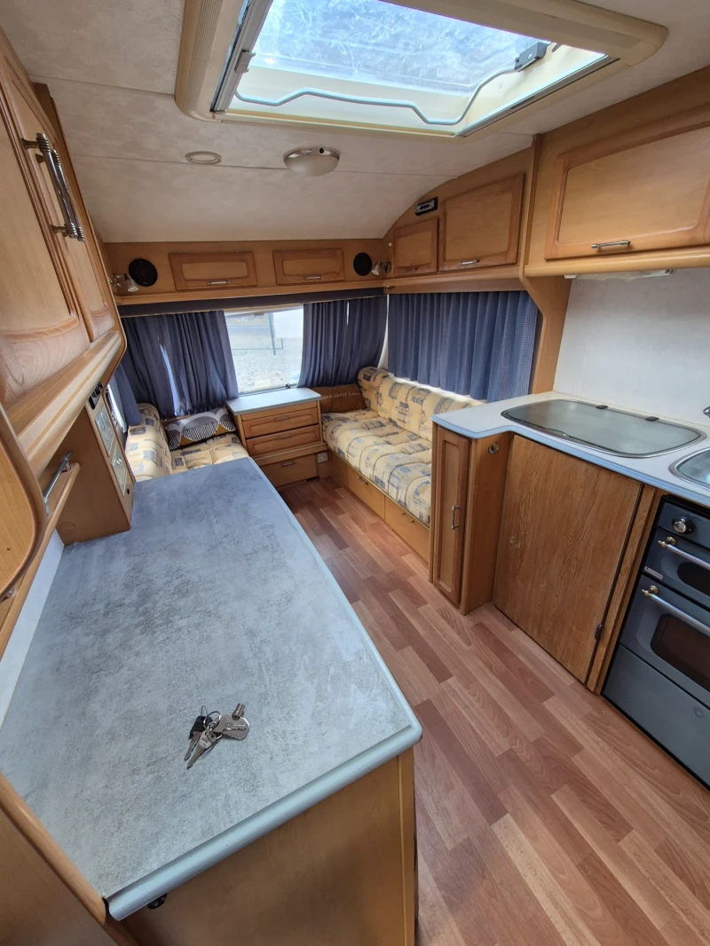 Каравана Compas Magnum, снимка 10 - Каравани и кемпери - 53132757