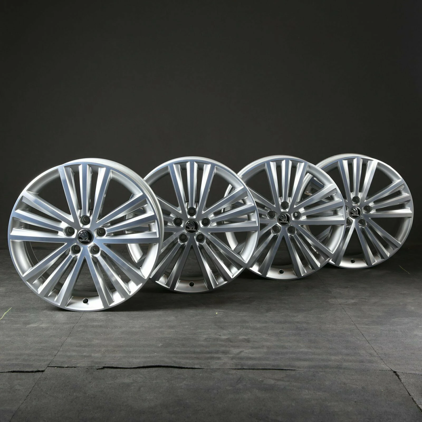 Гуми с джанти Nokian 235/50R17