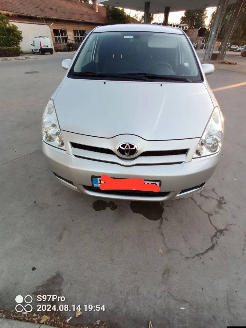 Toyota Corolla verso с газ, снимка 1 - Автомобили и джипове - 47414884