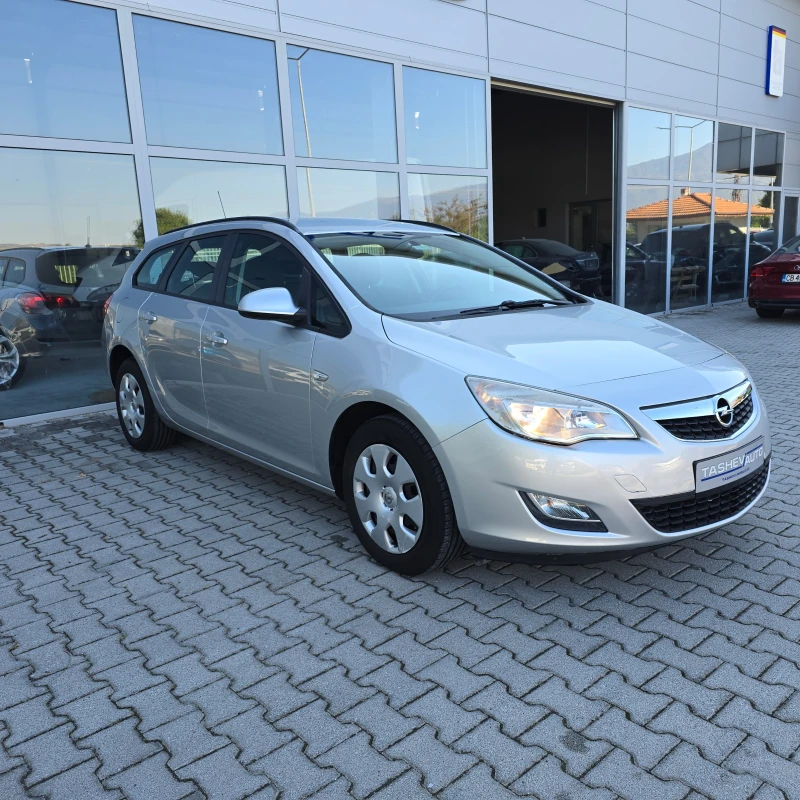 Opel Astra 110к.с!! 6-скорости!! , снимка 2 - Автомобили и джипове - 47428934