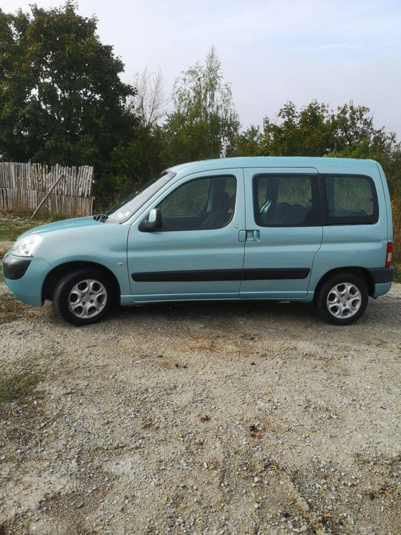 Citroen Berlingo 1.4i, снимка 2 - Автомобили и джипове - 47470606