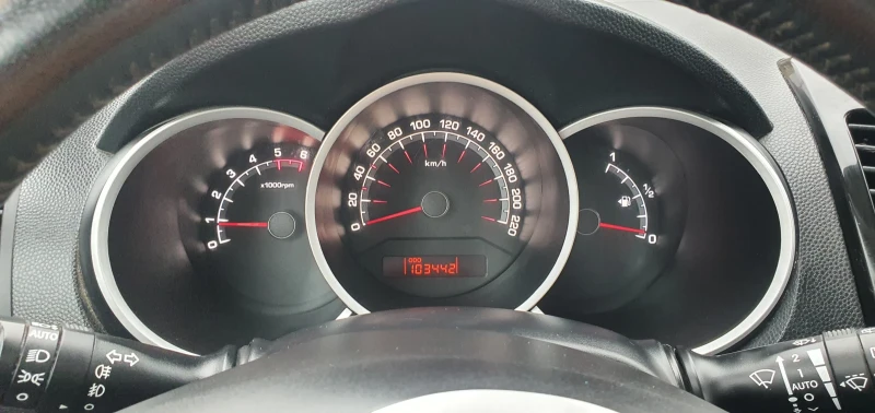 Kia Venga 1.4CRDI 90k.c , снимка 14 - Автомобили и джипове - 52876764