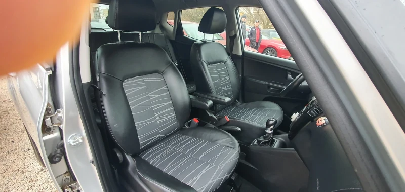 Kia Venga 1.4CRDI 90k.c , снимка 12 - Автомобили и джипове - 52876764