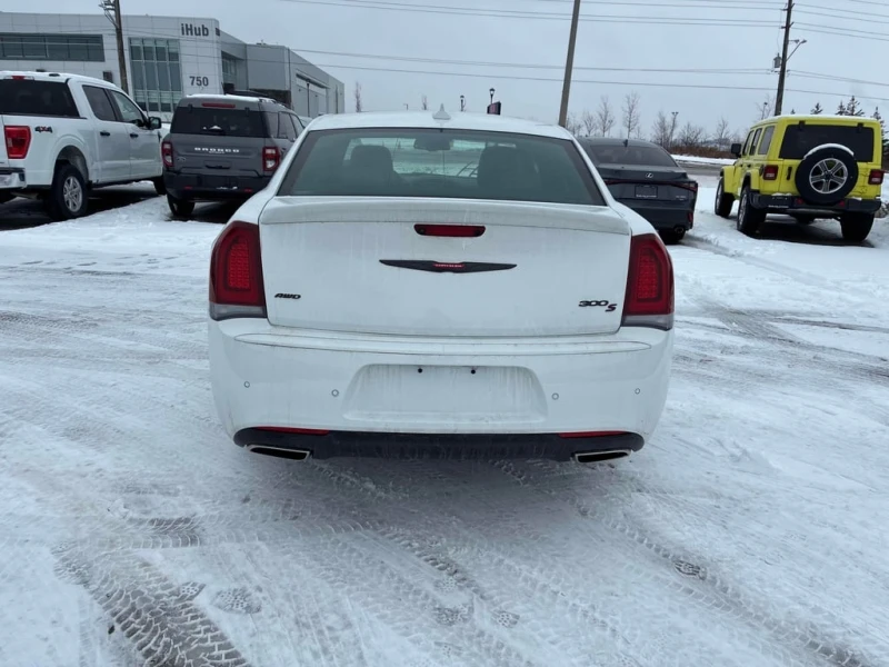 Chrysler 300c * 300S * CARFAX * ЦЕНА ДО БГ, снимка 5 - Автомобили и джипове - 52898643
