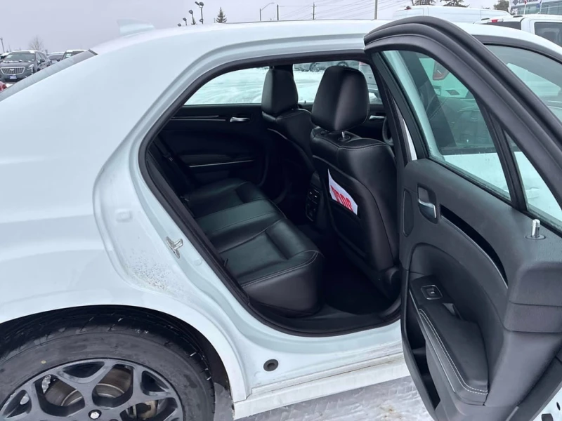 Chrysler 300c * 300S * CARFAX * ЦЕНА ДО БГ, снимка 16 - Автомобили и джипове - 52898643